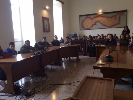 Insediato il Consiglio dei ragazzi, Francesco D'Attis  il baby sindaco