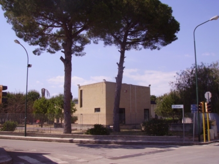Gli scolari pronti a disegnare il logo della biblioteca