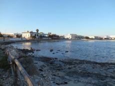 Torre Lapillo, "Mancano i servizi basilari, dai rifiuti alla rete fognaria"