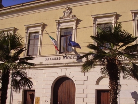 Delibera con copia-incolla errato: l'opposizione lascia laula, la maggioranza approva le tariffe