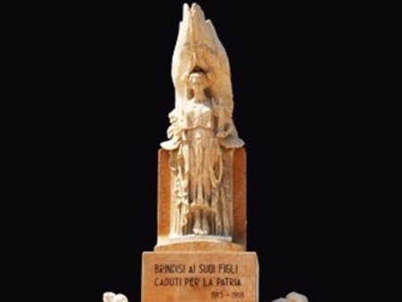 Restauro del Monumento ai Caduti di Edgardo Simone, presentazione del volume curato da Massimo Guastella