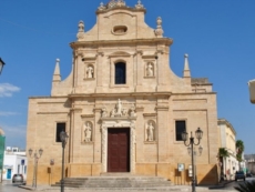 Il parroco si dimette, la Chiesa Madre a monsignor Massimo Alemanno  