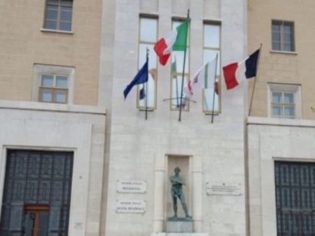 Elezioni tra settembre e novembre. Emiliano, De Luca, Toti e Zaia chiedono di allargare la finestra al mese di luglio