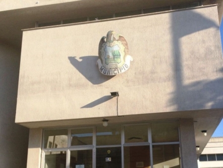 Cade il Consiglio, nove firme mandano a casa Marra