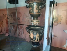 Salice Salentino, inaugurazione della mostra "Dioniso ebbro. L’arte del bere nell’Antichità"